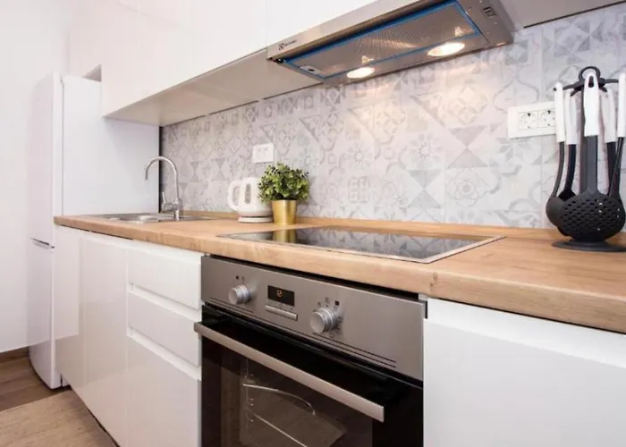 Urban 2 Apartment Split