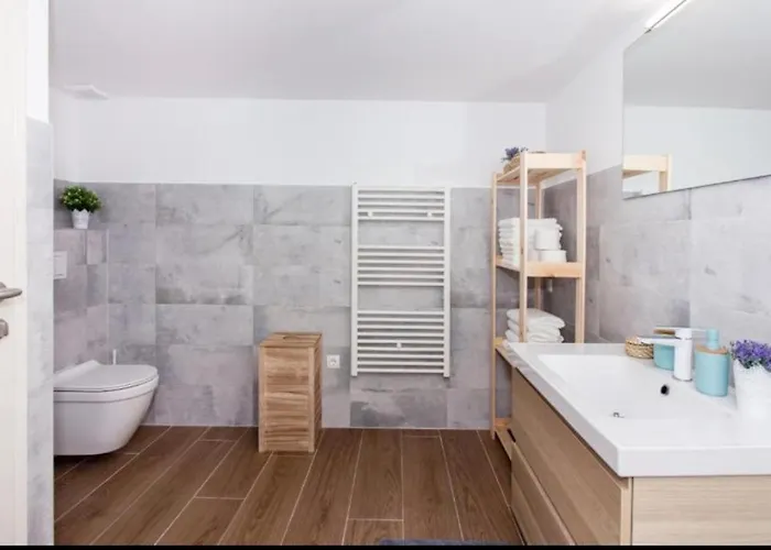 Urban 2 Apartment Split